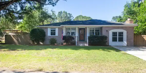 1261 Hampshire Road