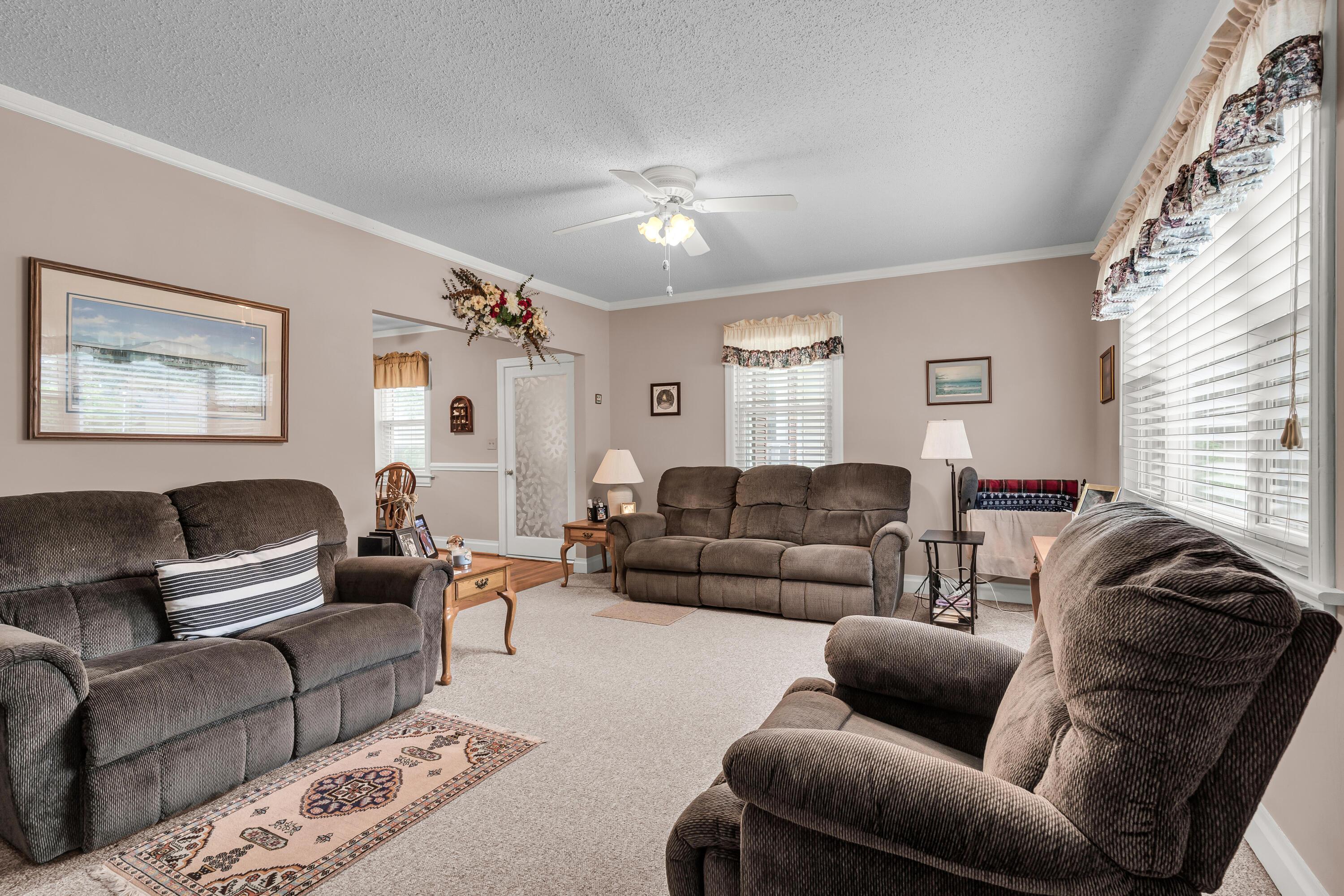 Image 3: 12 - Living Room 3