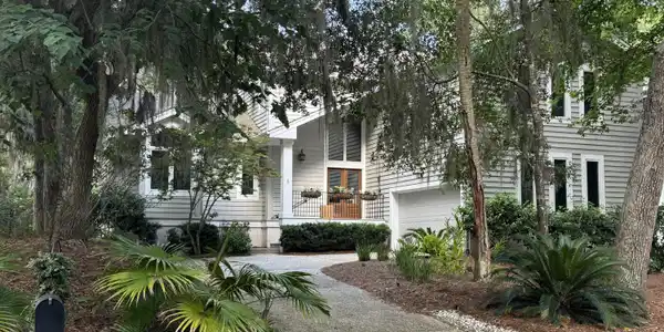 2730 Old Oak Walk