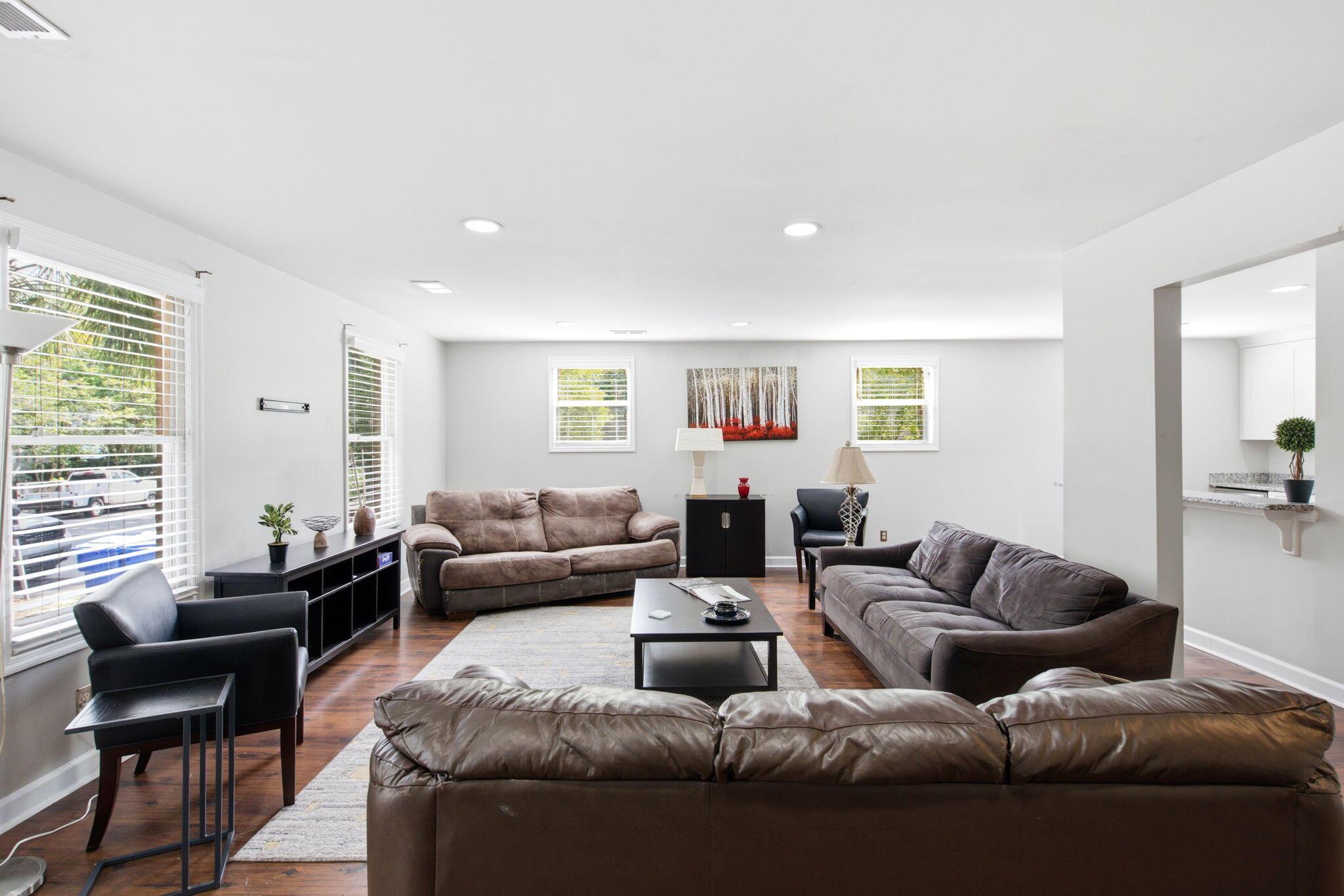 Image 3: 8-web-or-mls-NCP08971