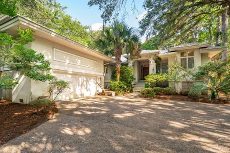 251 Glen Abbey