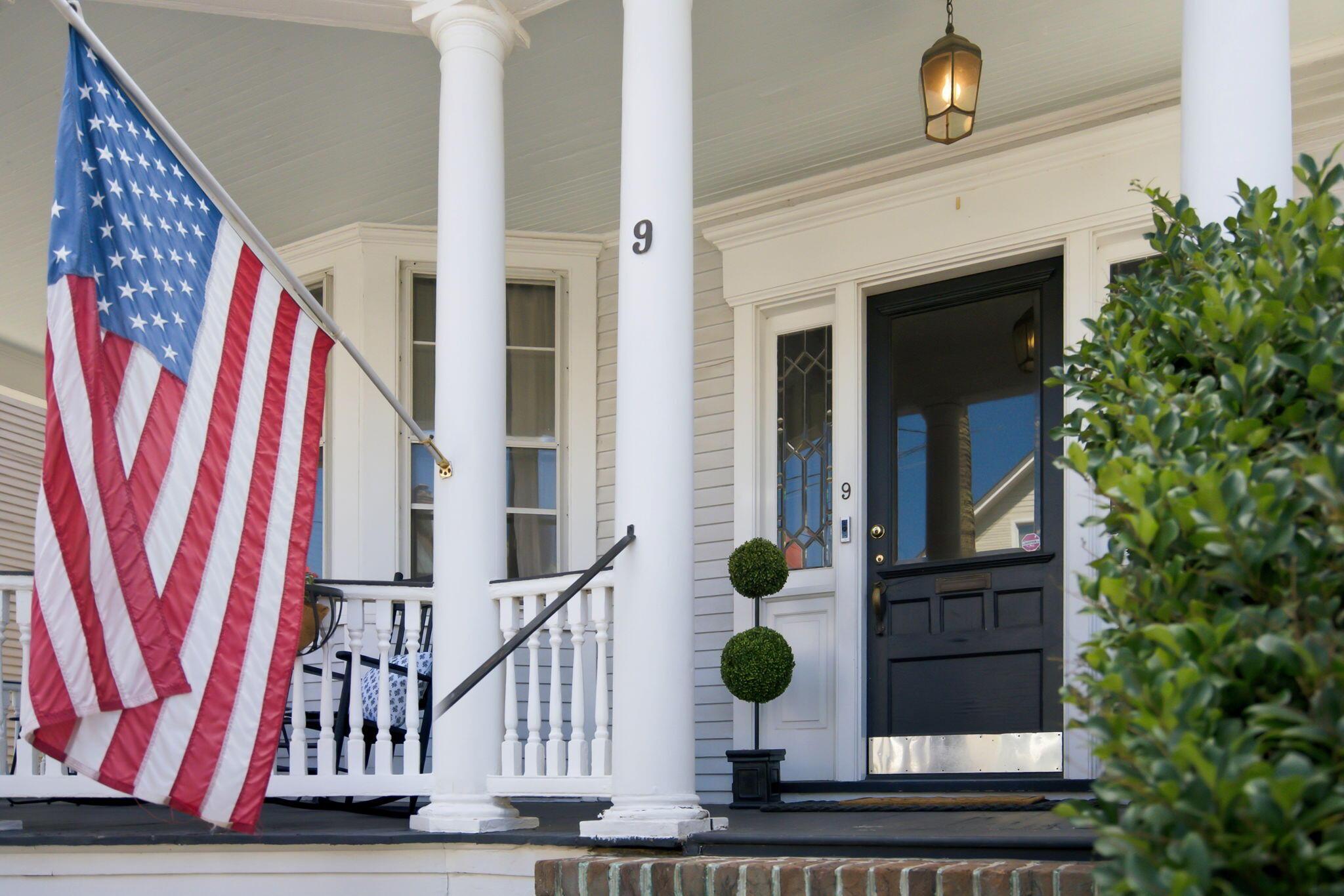 Image 1: 9 Colonial