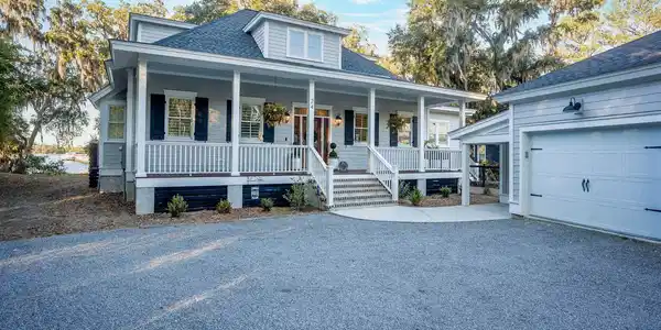 24 E River Drive