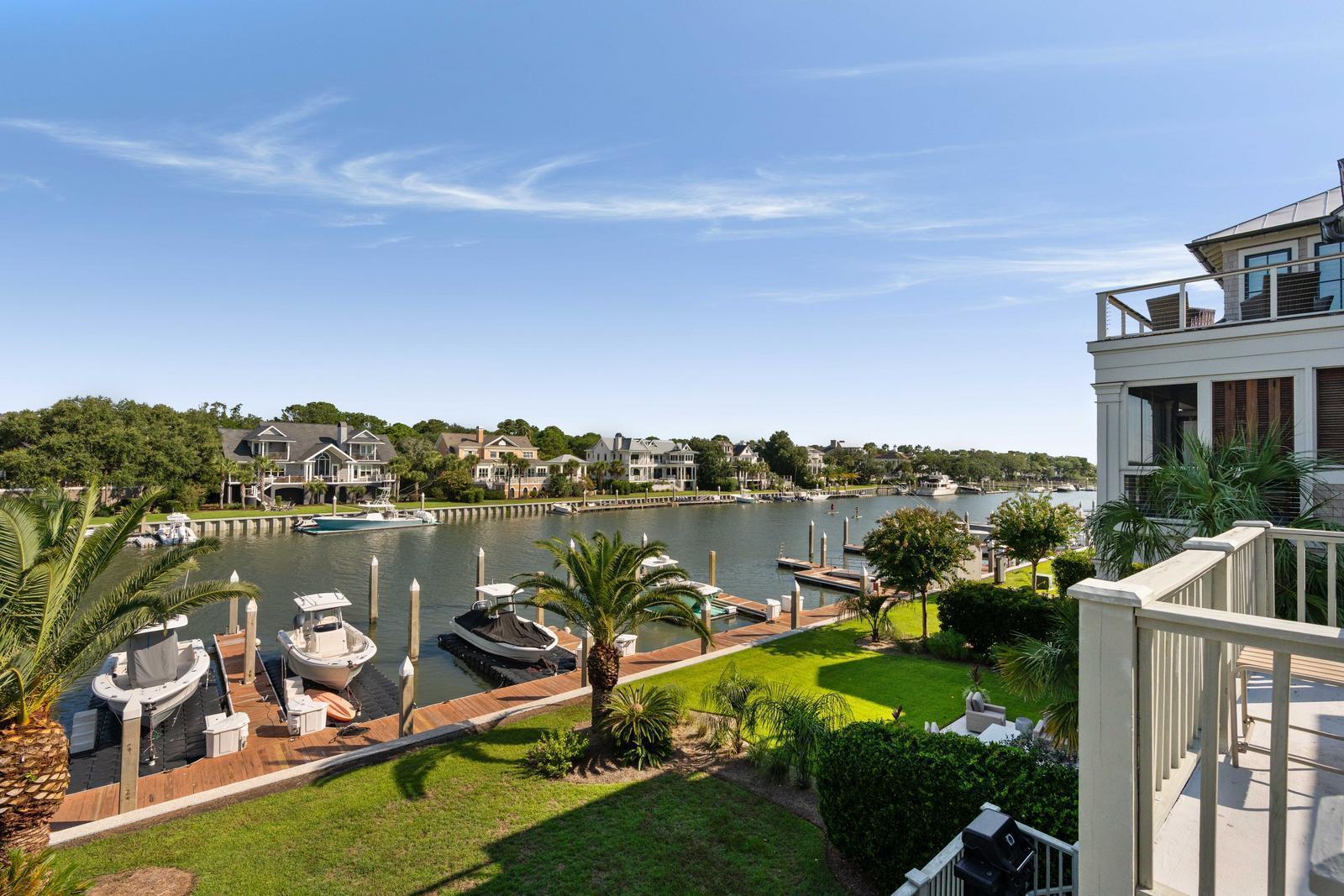 Image 3: Upper deck views