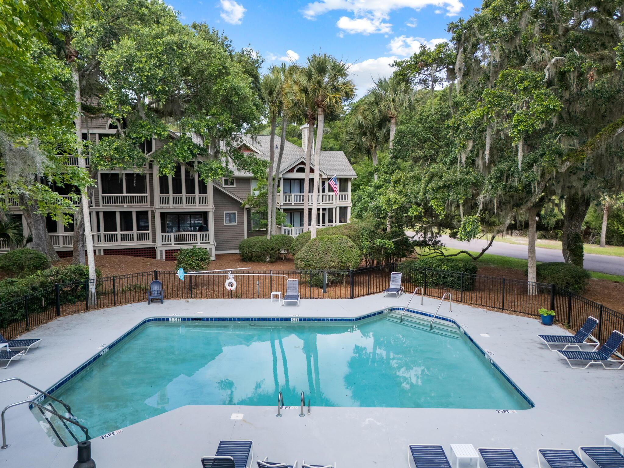 Image 4: 41-web-or-mls-2782 Hidden Oak Dr Coastal