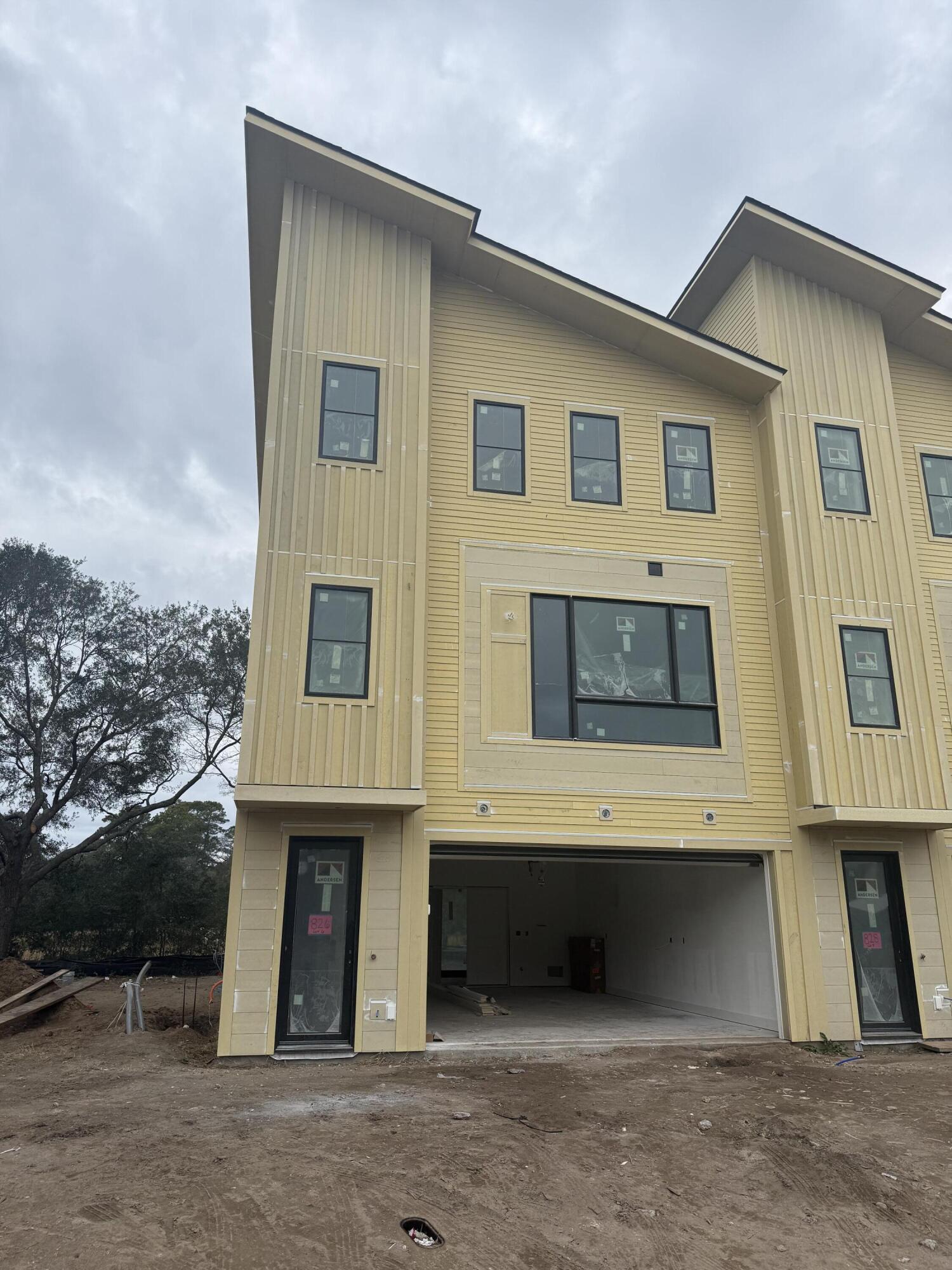 Image 3: Front view of 826 Curved Creek