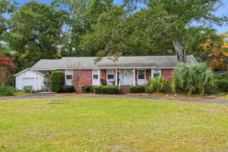 856 Robert E Lee Boulevard