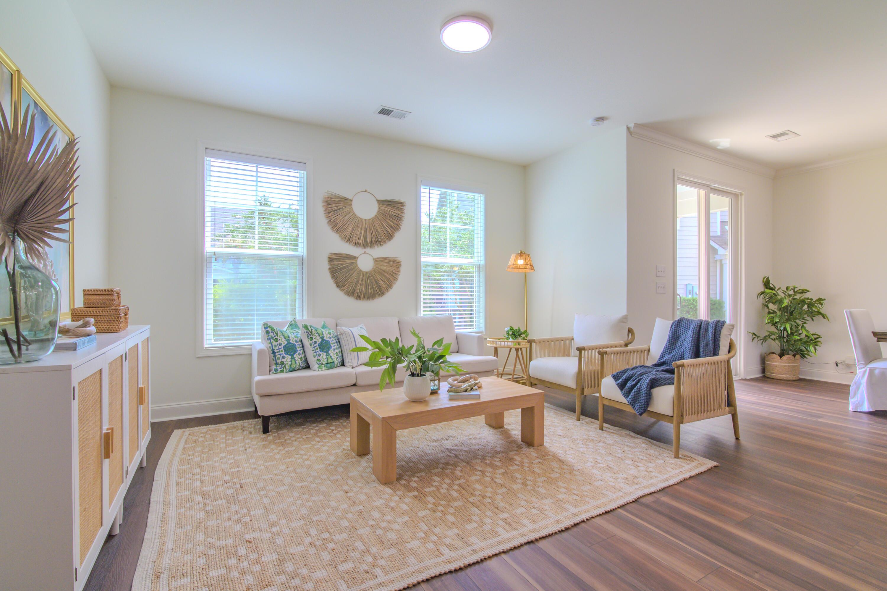 Image 2: Livingroom