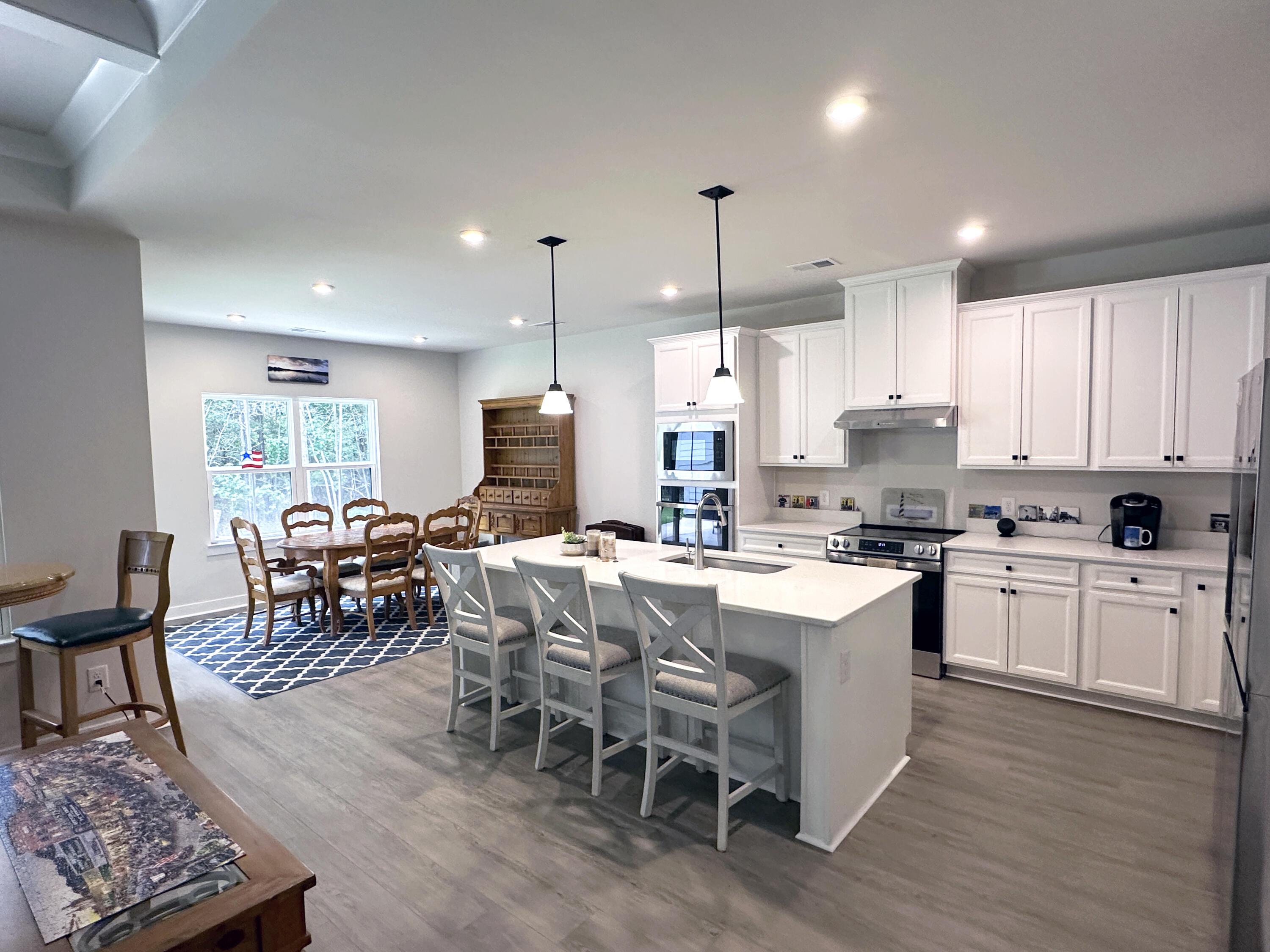 Image 4: Kitchen - Dining Roiom