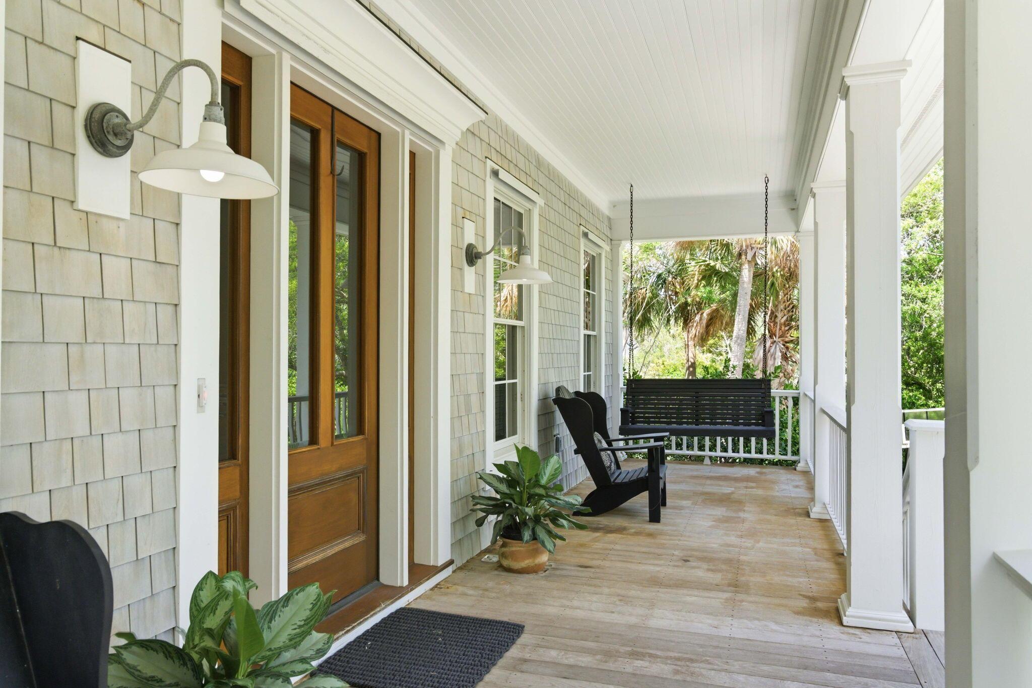 Image 4: Front Porch