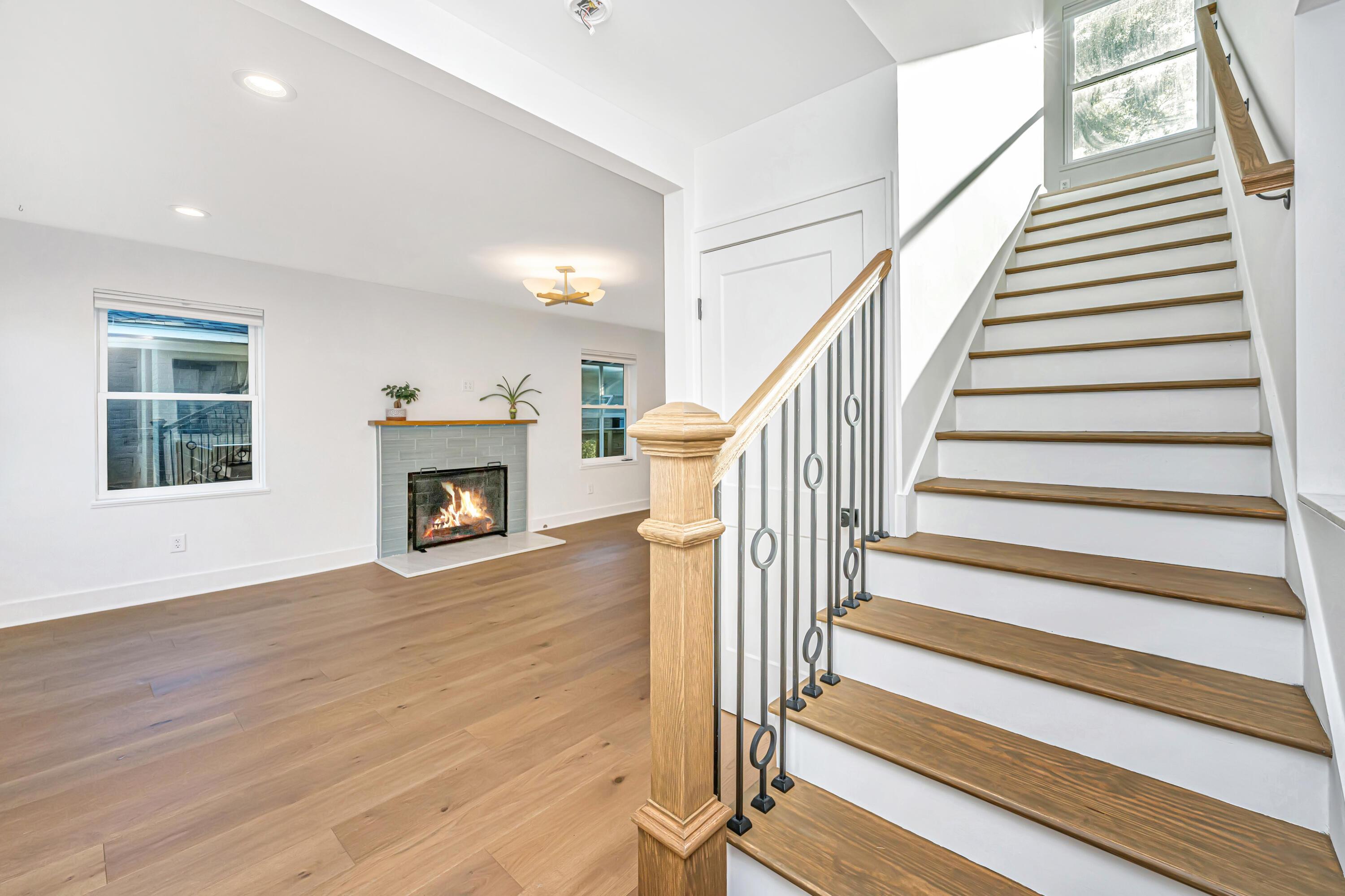 Image 4: 928AshleyAve009