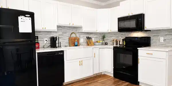 Image 3: Kitchen