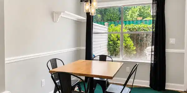 Image 4: Dining Area