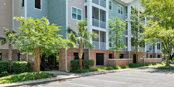 1755 Central Park