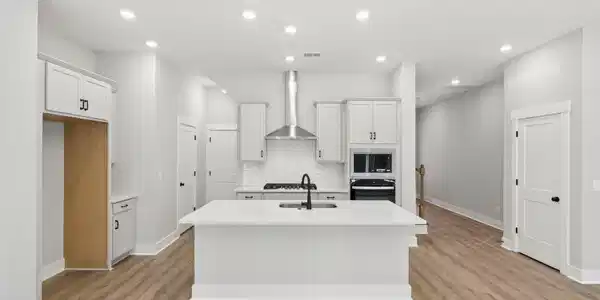 Image 4: The Sullivan Floorplan (5)