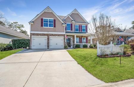 17 White Pond Boulevard