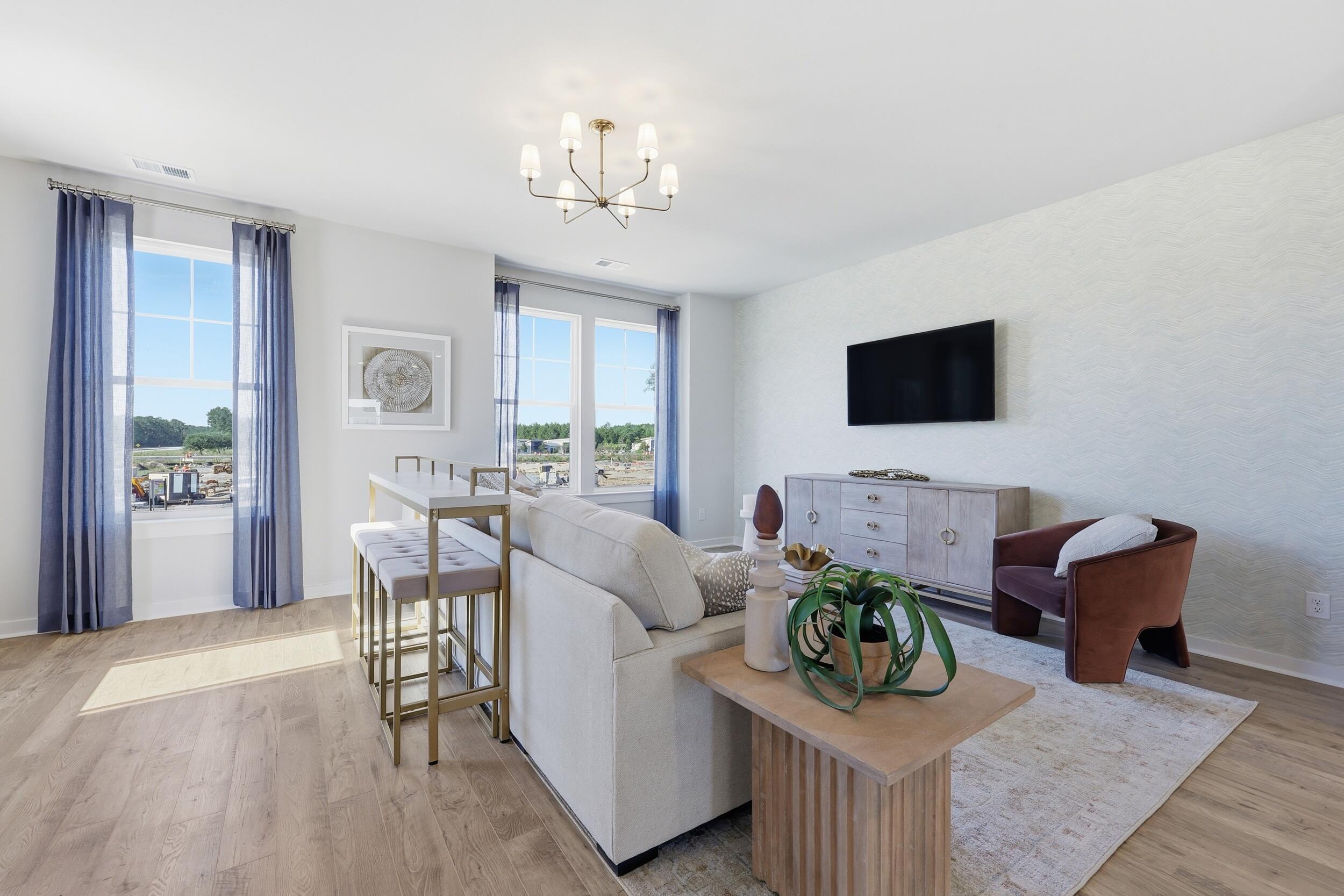 Image 4: Family Room