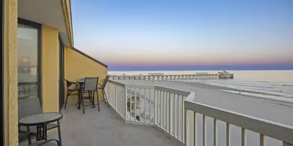 201 W Arctic Avenue