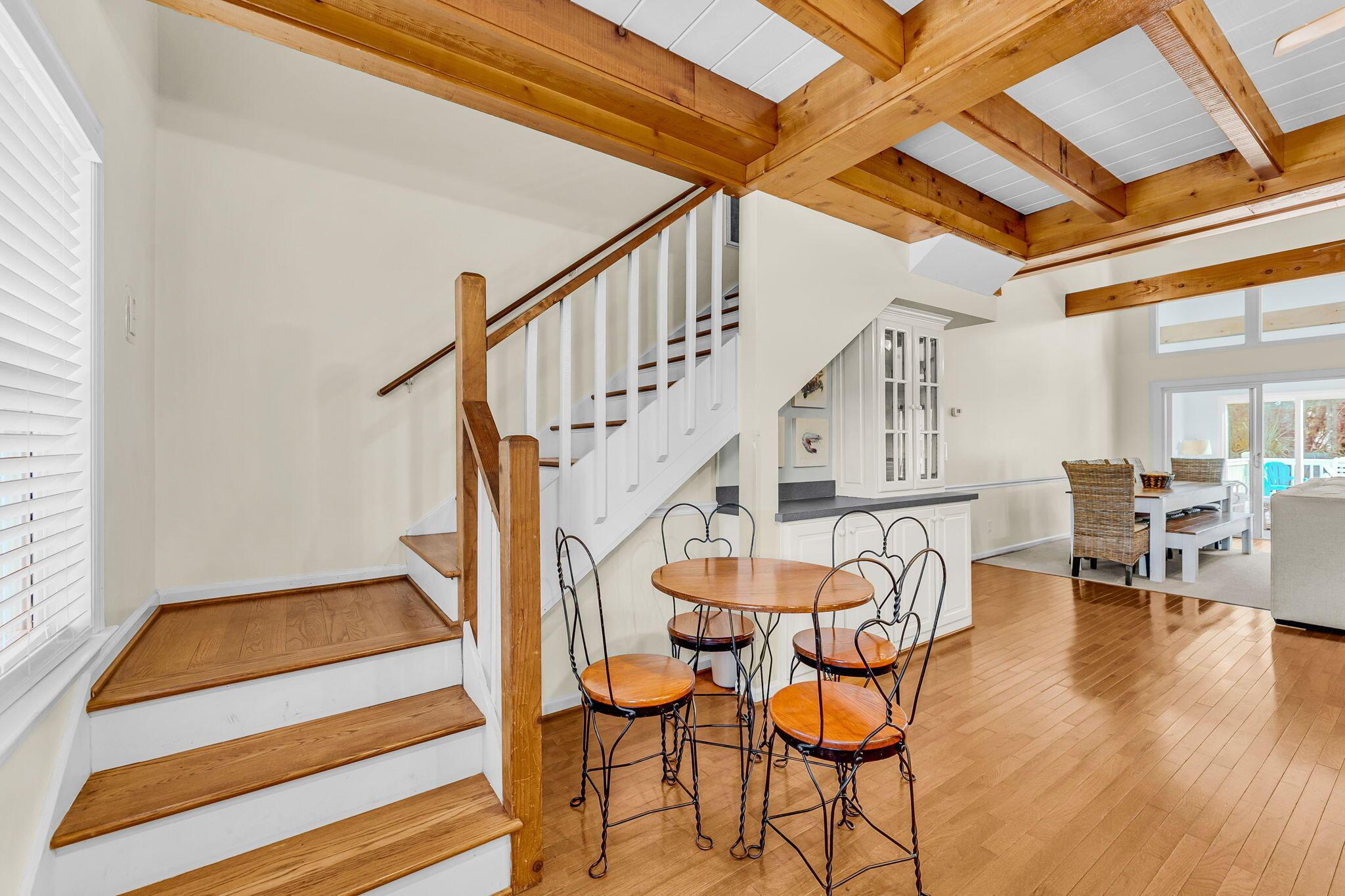 Image 4: 512 Pompano Road