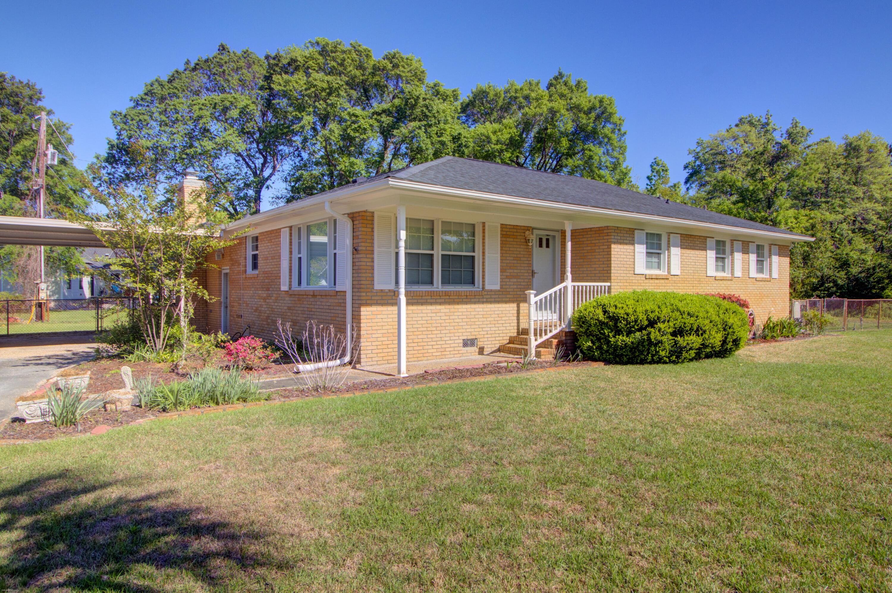 Image 4: Covered Front Entry