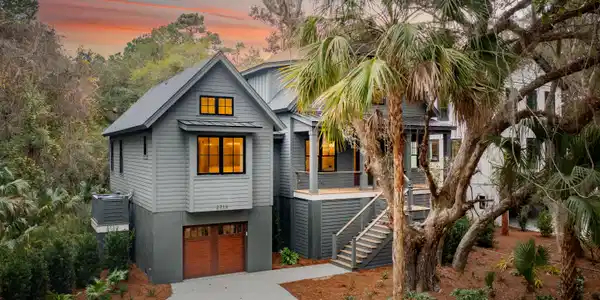 2719 Old Oak Walk
