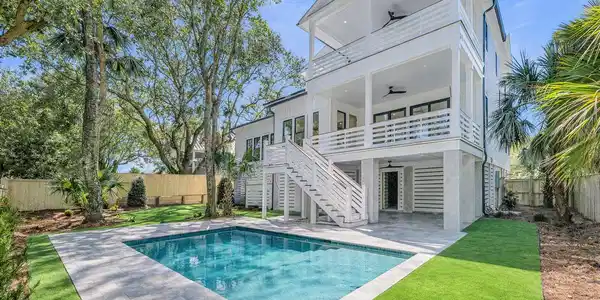 Image 2: 6 29th Ave. Backyard & Pool