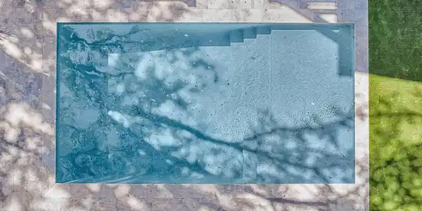 Image 3: Resort-Style Pool