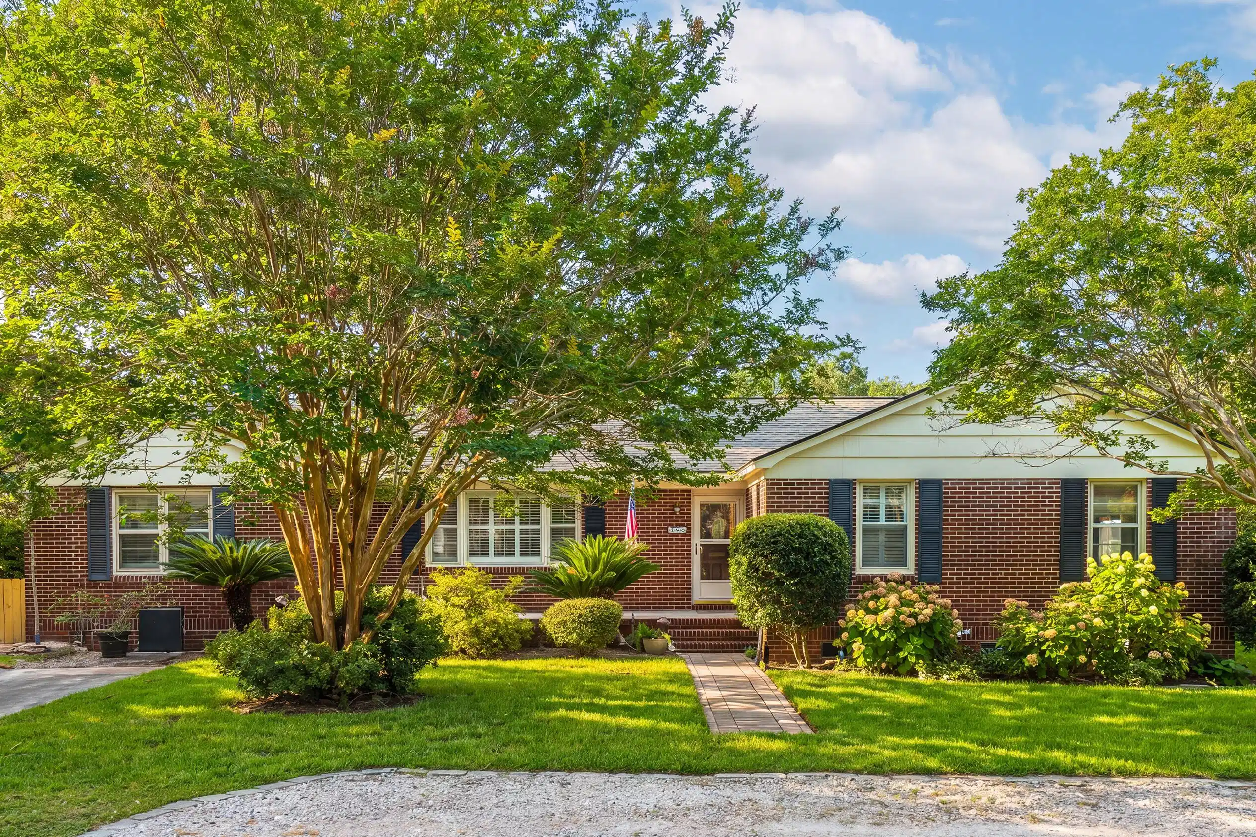 Image 1: 140ChadwickDr-KeenEyeMarketing-001
