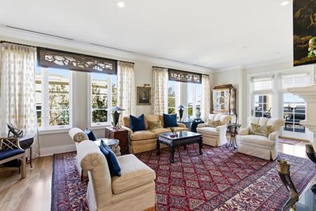 2 Laurens Street 3 E