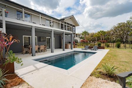 1605 Regimental Lane