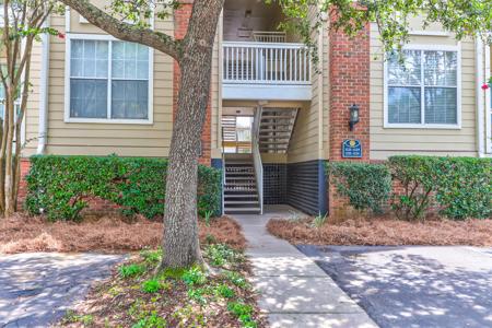1600 Long Grove Drive