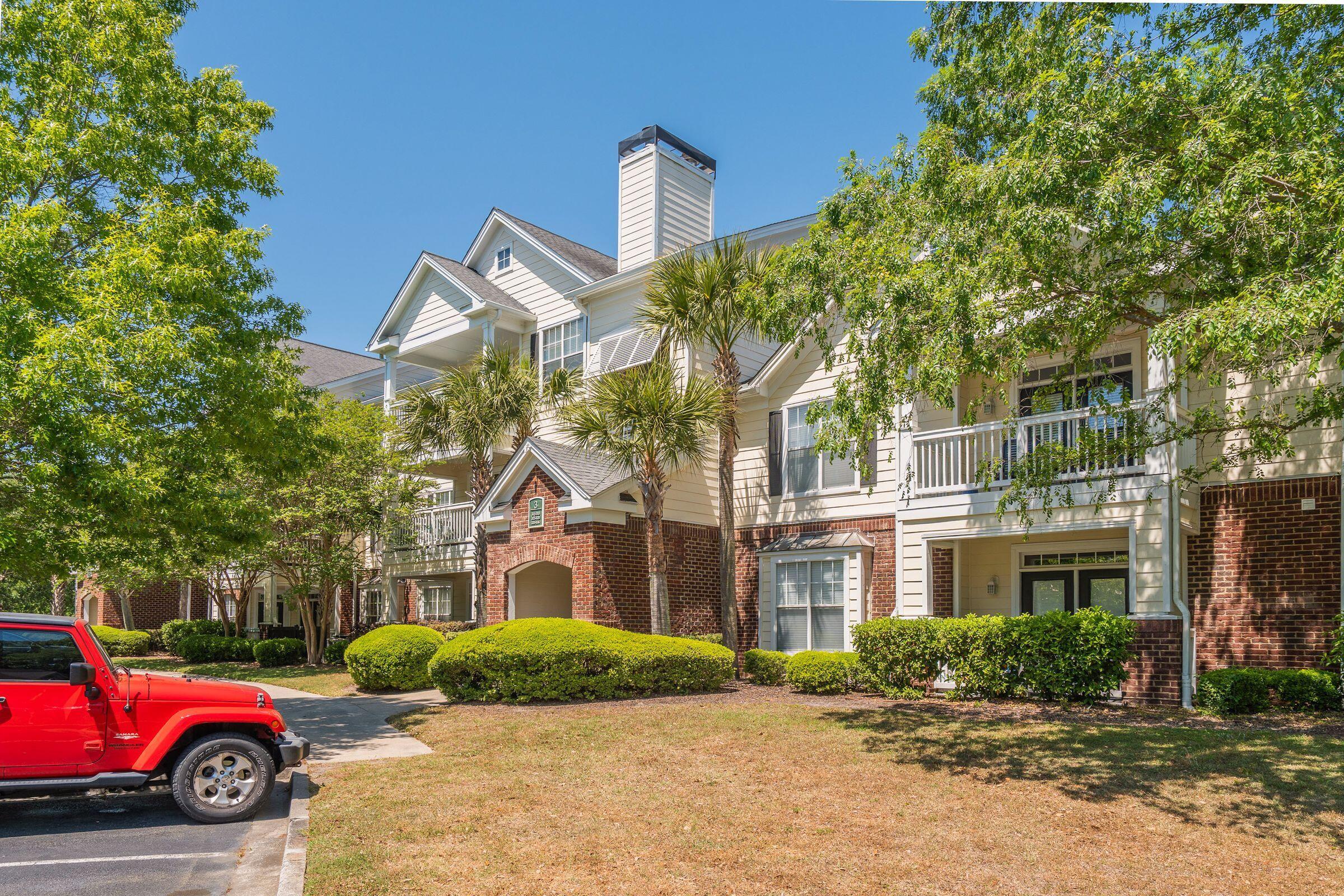 Image 4: 45SycamoreAve-004
