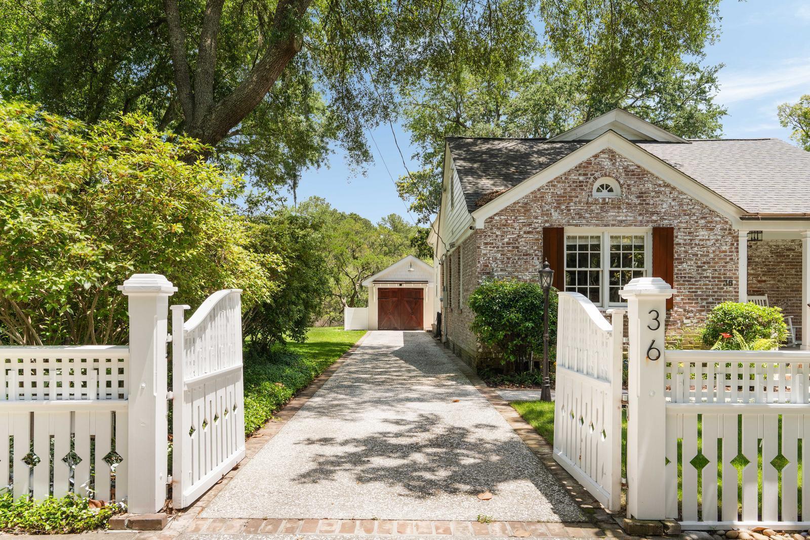 Image 2: Entryway