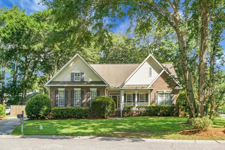 652 Spinner Circle
