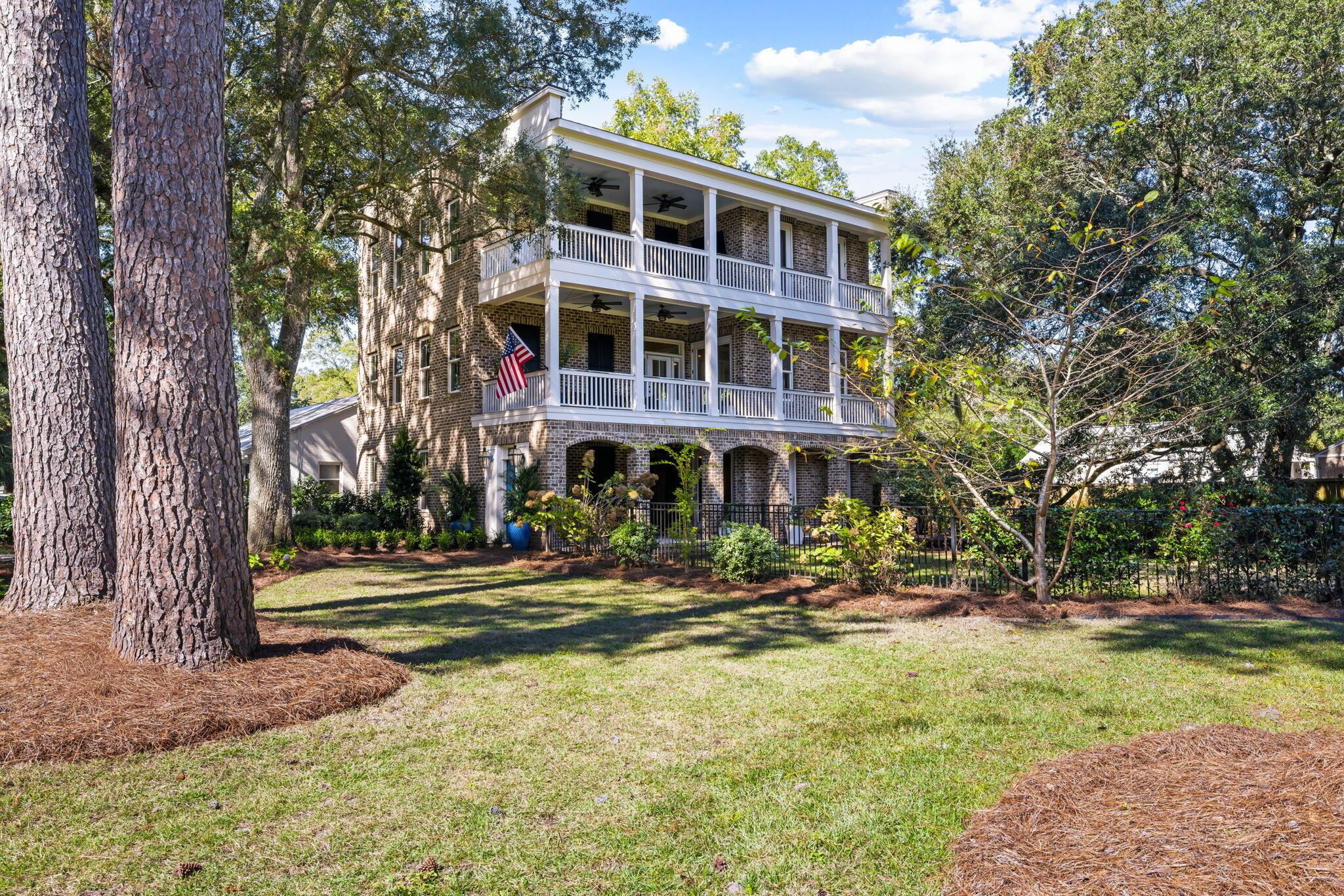 Image 1: 1-web-or-mls-Coastal RE photo - 2112 Par