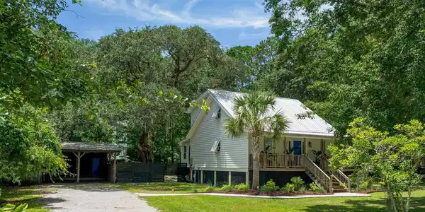 Image 4: Front angle with driveway