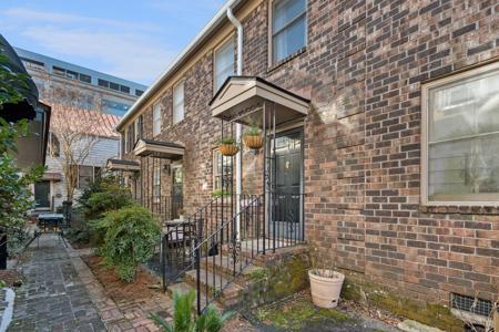 24 Bee Street