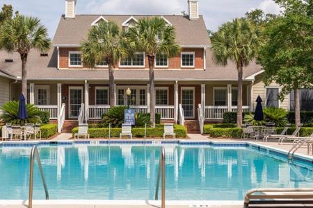 1600 Long Grove
