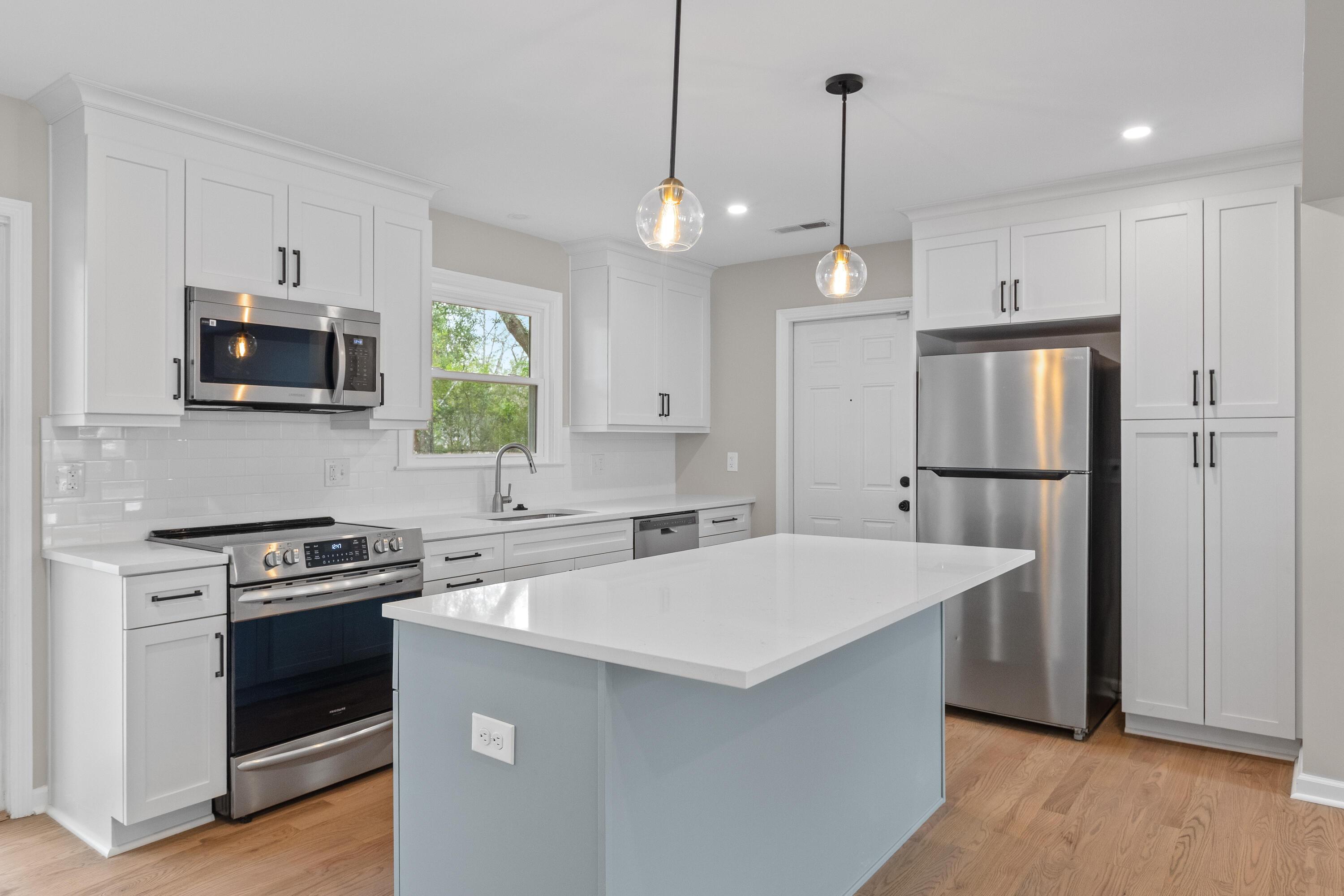 Image 2: 1072KentwoodCir-CasaVerdeMediaLLC10