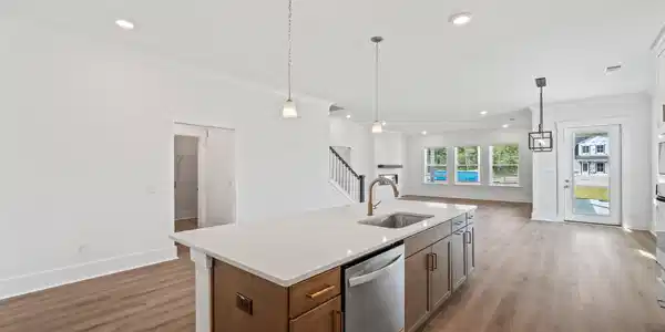 Image 3: Kitchen(4)