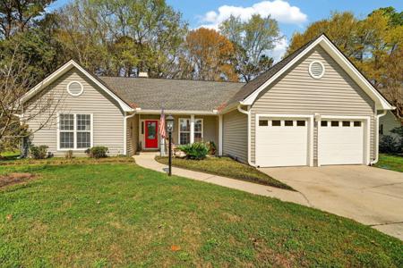 733 Woodland Pointe Place