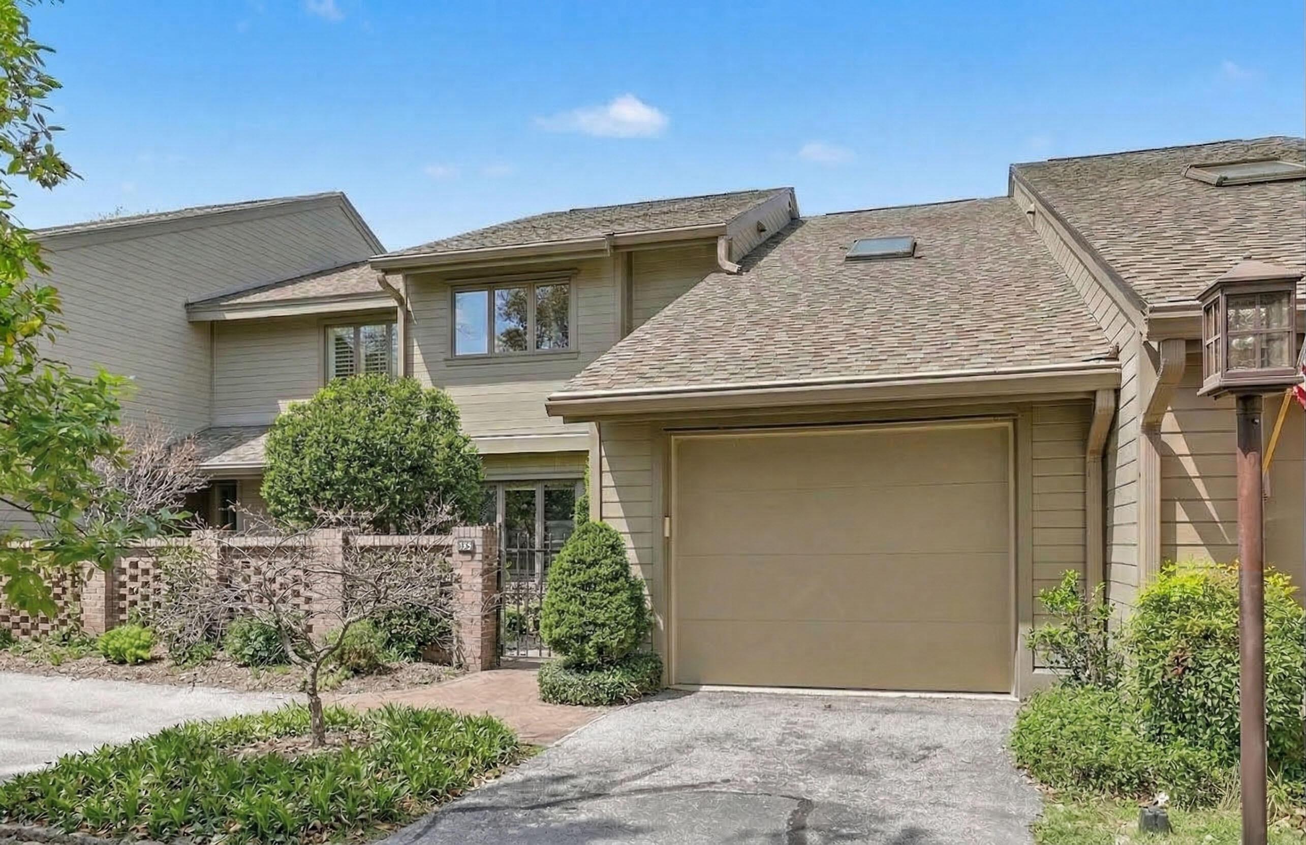 Image 2: 45 Wappoo Creek Place