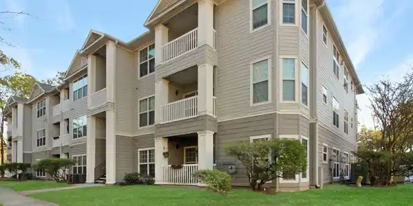 700 Daniel Ellis Drive