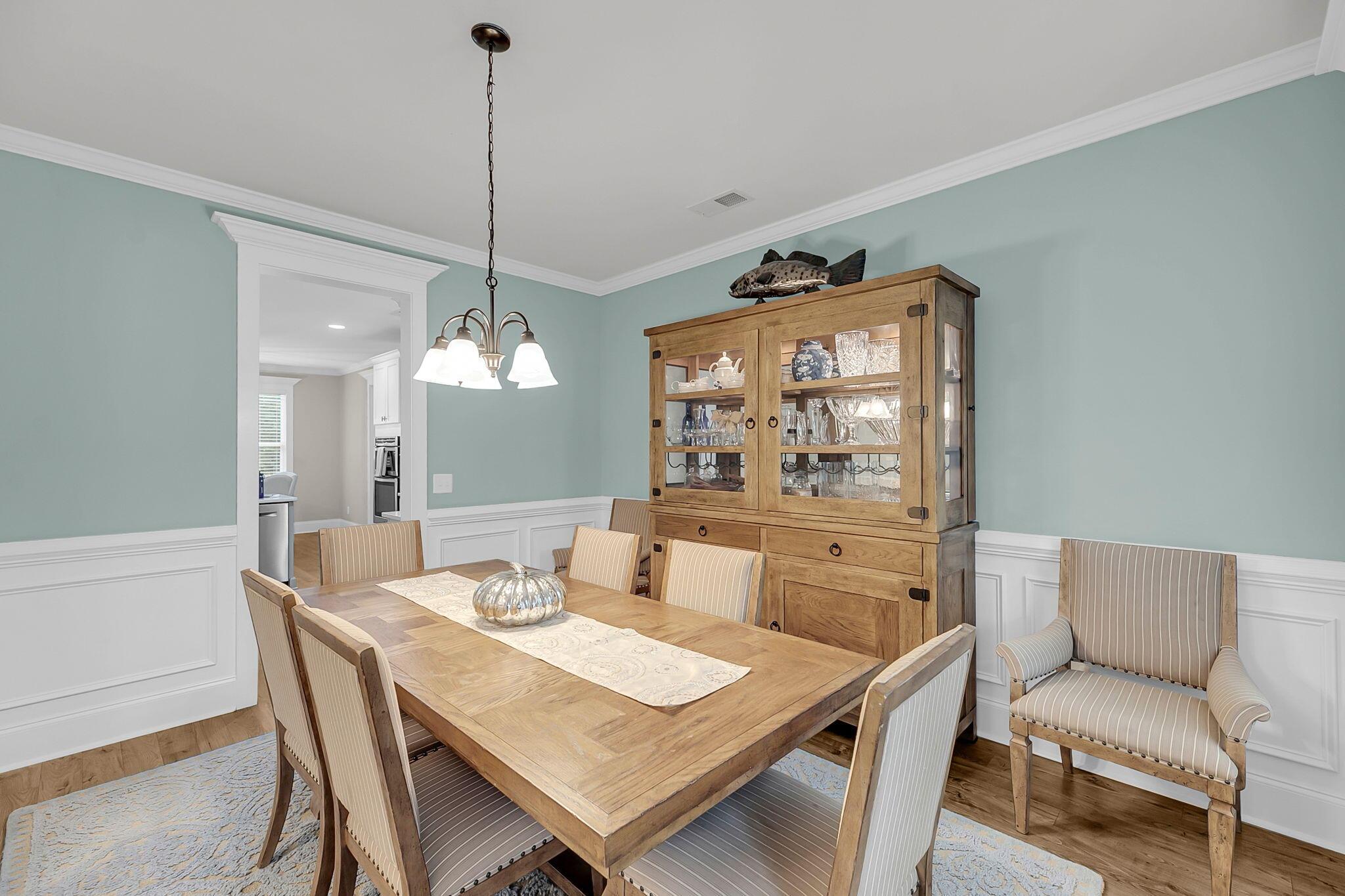 Image 3: Dining Room