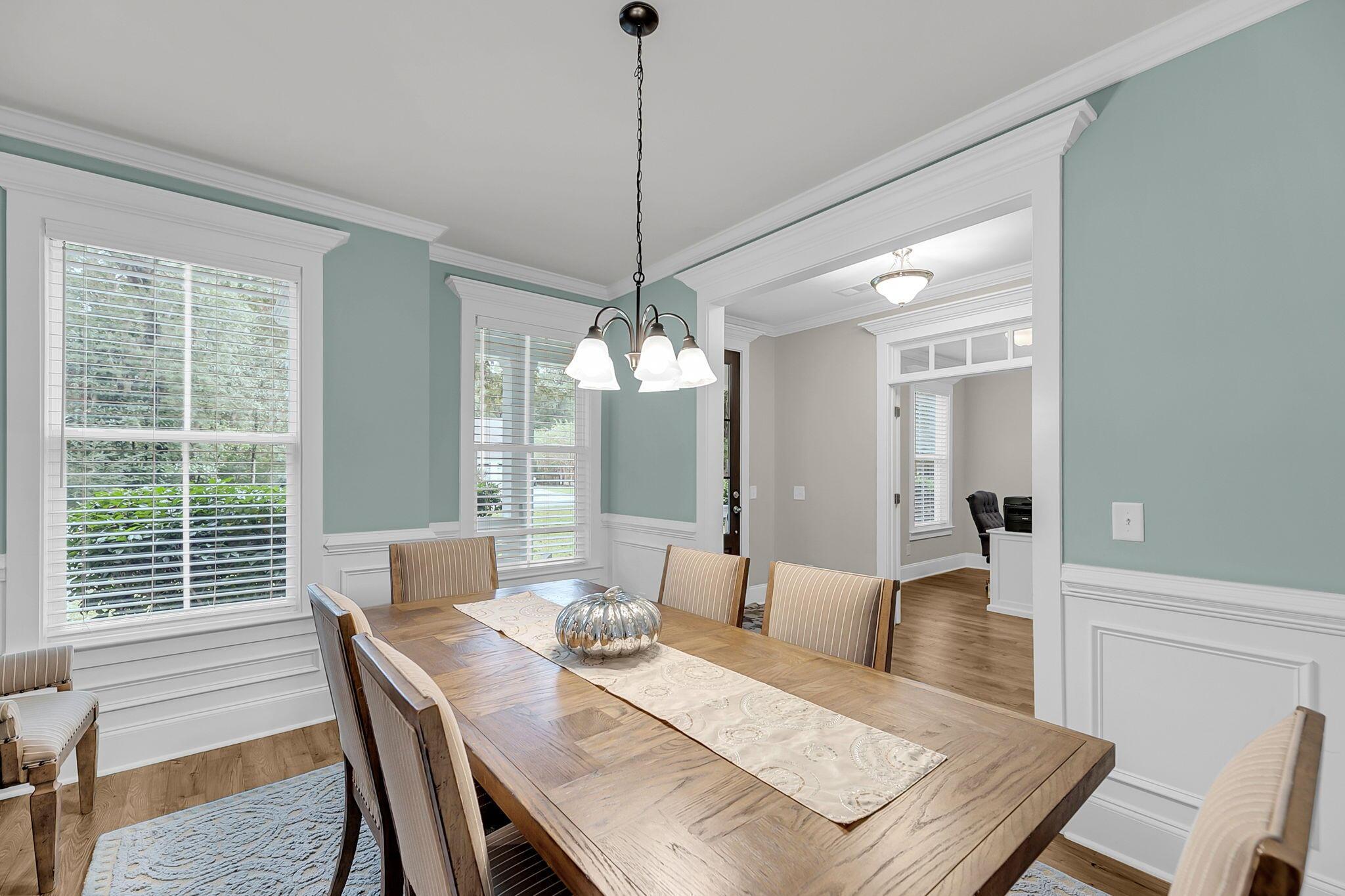 Image 4: Dining Room