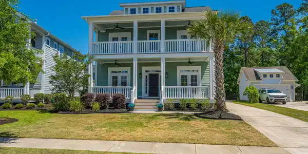 1585 Bourne Crossing