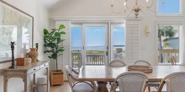 1394/96 Pelican Watch Villas