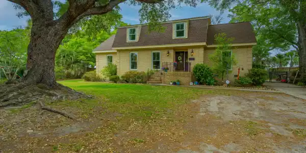 1614 Oak Island Drive Drive