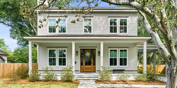 18 Riverdale Drive