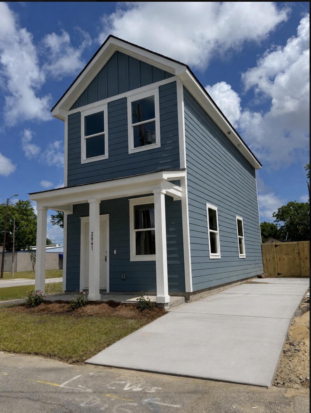 Image 2: 2061 Beech